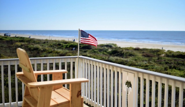 Beachfront! 4bdr(3 kings)/3 bath/sleeps 17