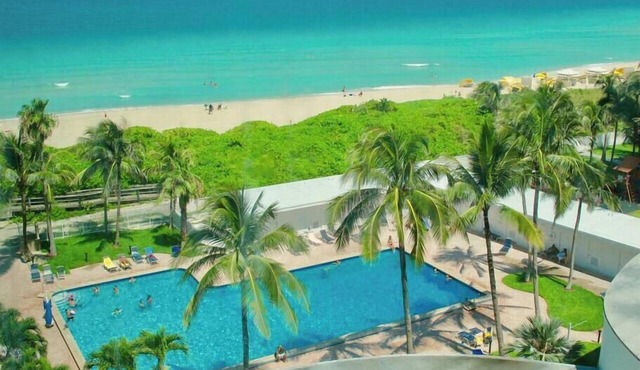 Beachfront | Pool & Direct Ocean Access