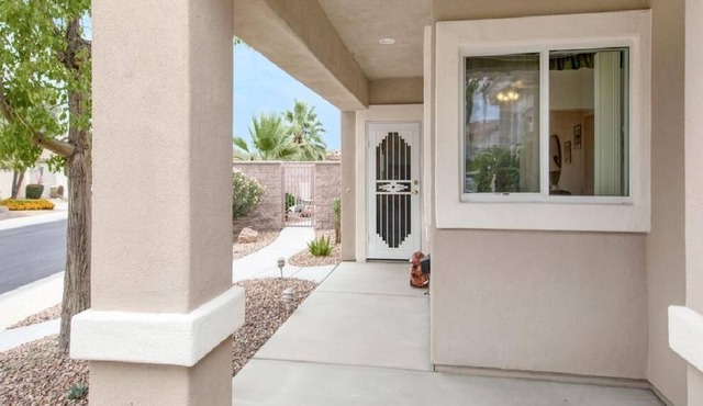 Beautiful 2 Br. Single family (83128) by Houzlet