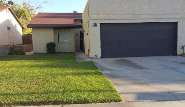 beautiful home Sleeps 8, but 6 comfortably
