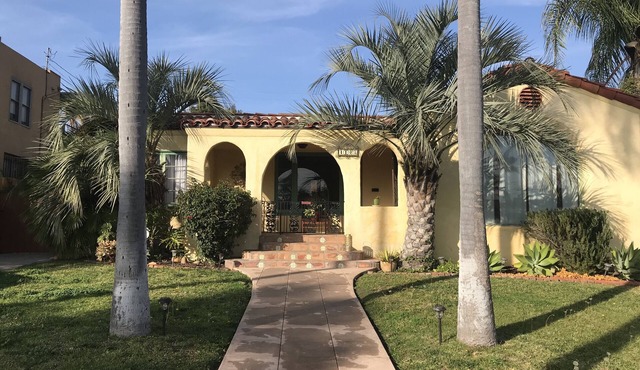 Beautiful Spanish Home in the Kensington Charming Neighborhood