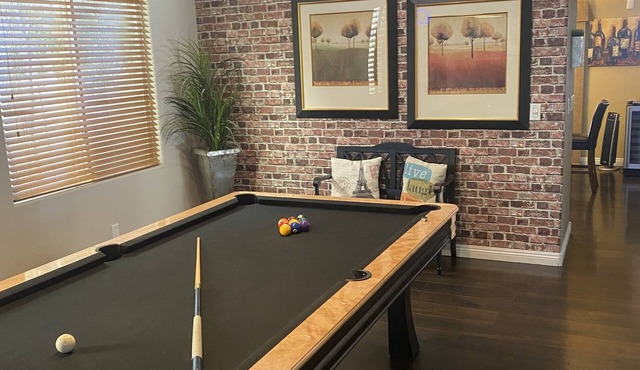 Beautifully Furnished Home 5 miles from Allegiant Stadium/Strip