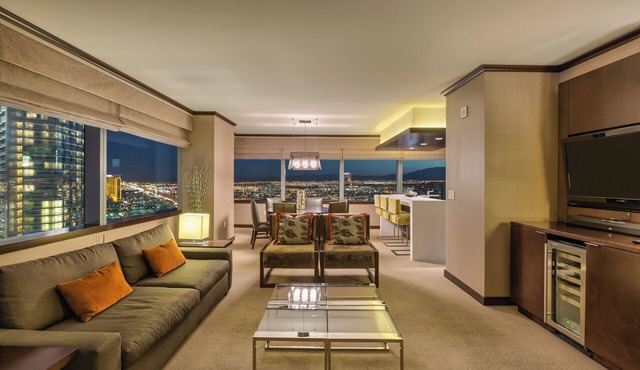 Biggest Penthouse at Vdara! 2 BR Stunning 270° Strip Views! Sleeps 7! 42nd Floor