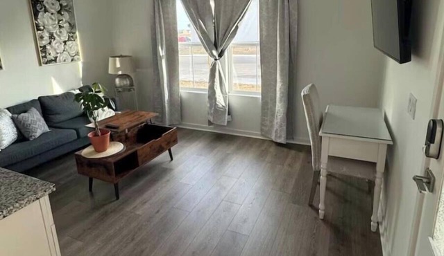 Brand New Cozy Private Guest Suite