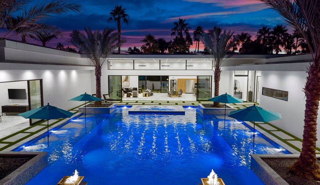 Brand New Luxury Vacation Rental, Private Resort Style Pool & Spa 2