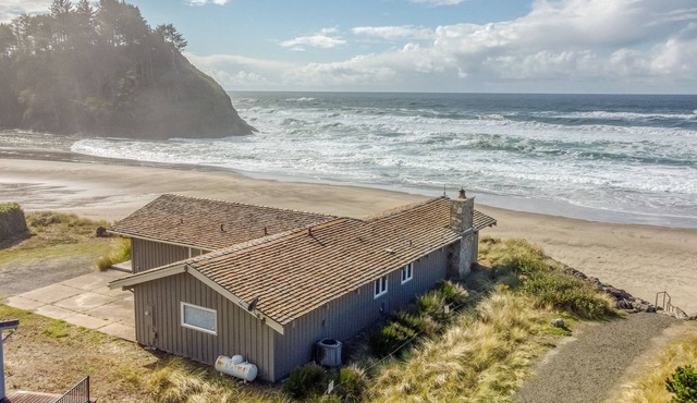 Breathtaking Ocean Views, Easy Beach Access from Single-Level Neskowin Home!