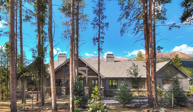 Breck Escape, Spacious 6BR mountain retreat in Breckenridge!
