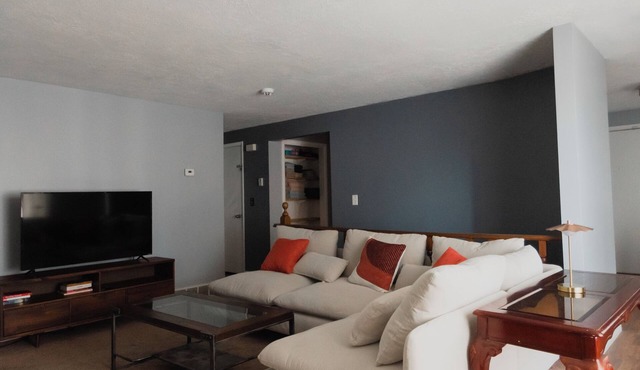 Bright and Peaceful Apt in Midvale - 10 min. to the Wasatch Front