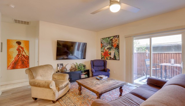 Bright Bend Home w/Patio < 3 Mi to Downtown!