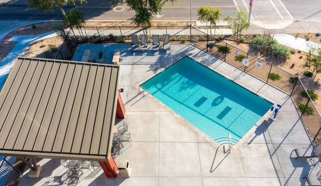 Bright & Inviting Space! Experience The Best of Avondale- Pool Access