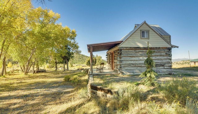 Bryce Canyon Basecamp: Historic Homesteader Cabin