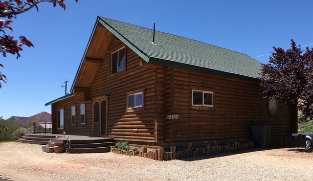 Cabin in Silver Reef, Utah Rockhound Heaven!
