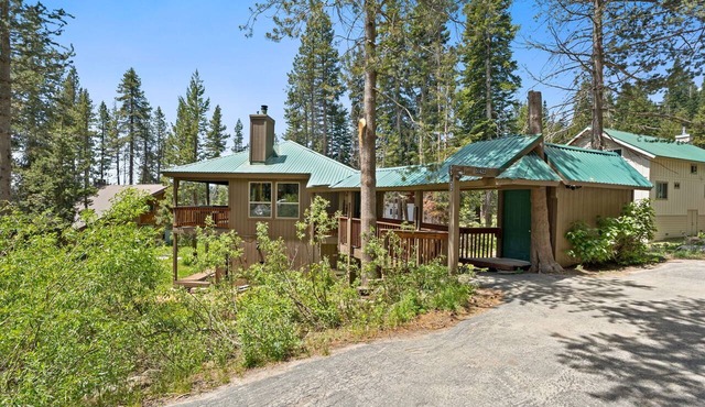 Candal Crest in Tamarack