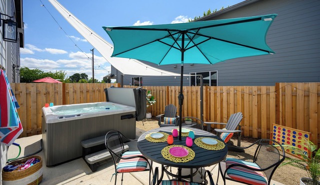 Carlton Townhouse No. 2 Private Hot Tub Dog Friendly 1 BK to Wine-Dining