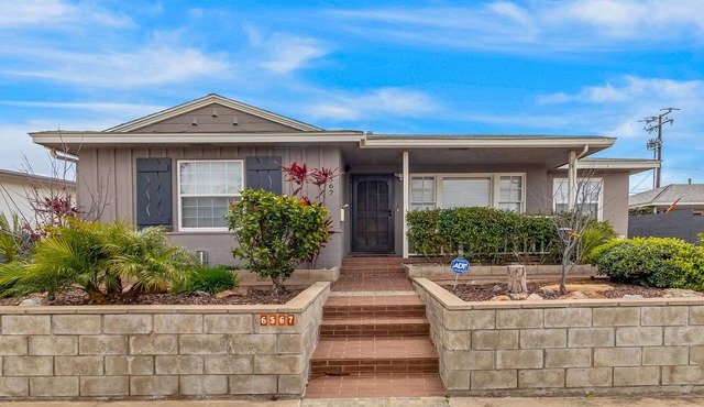 Carthage Corner 3BR Home