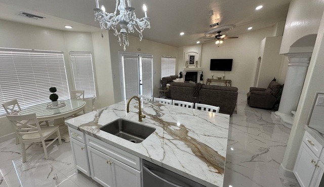 Casa Blanca, Spacious 5-bedroom entertainment house in enjoyable Yuma