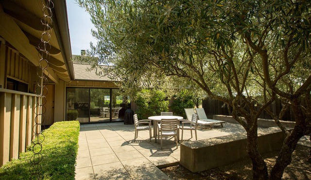 CASA CABERNET- A RARE FIND AMONGST THE VINES IN ST. HELENA, CA. NAPA VALLEY