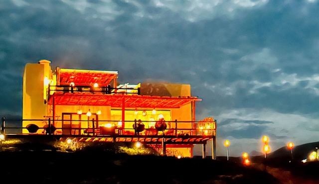Casa Magica is a 3-bedroom Baja Sur Beachfront Oasis with a Rooftop Pool