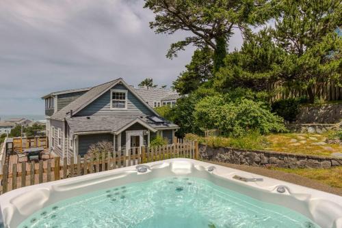 Castello Del Mare - Ocean views Hot tub Dogs OK