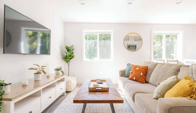 Central, Stylish & Sunny 1BR | Mins to Everywhere!