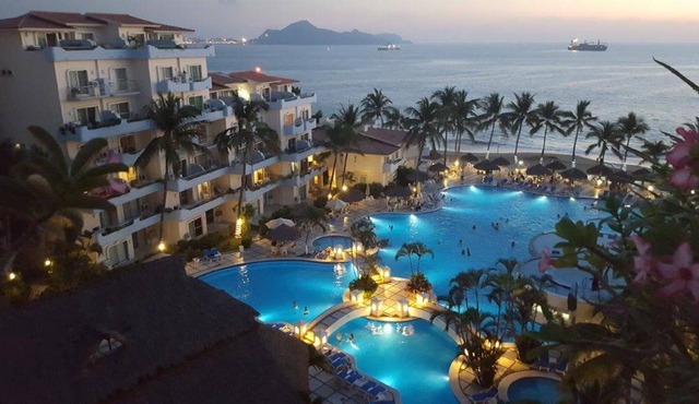 Central to Everything - Our 𝗣𝗲𝗻𝘁𝗵𝗼𝘂𝘀𝗲 𝗦𝘂𝗶𝘁𝗲 has an amazing view