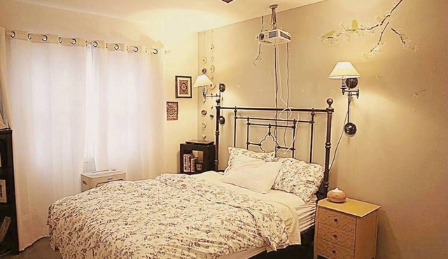 Charming Artist Condo - Close walk to the Beach