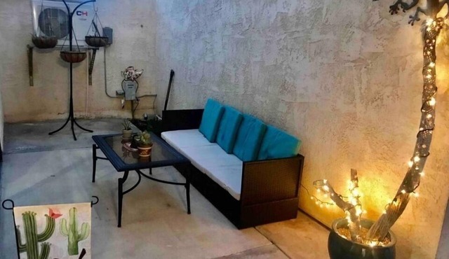 Charming bedroom in fabulous La Quinta with AC