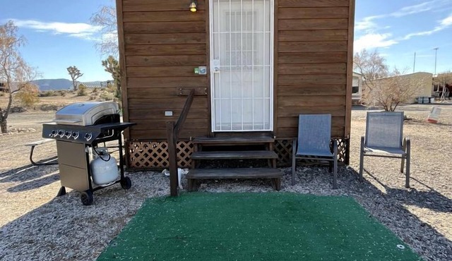 Charming Cabin with Private Bath and Wi-Fi near Lake Mead National Recreation Area, Arizona