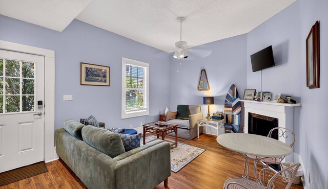 Charming Cottage Perfect for Long-Term Guests w/Courtyard by Lucky Savannah