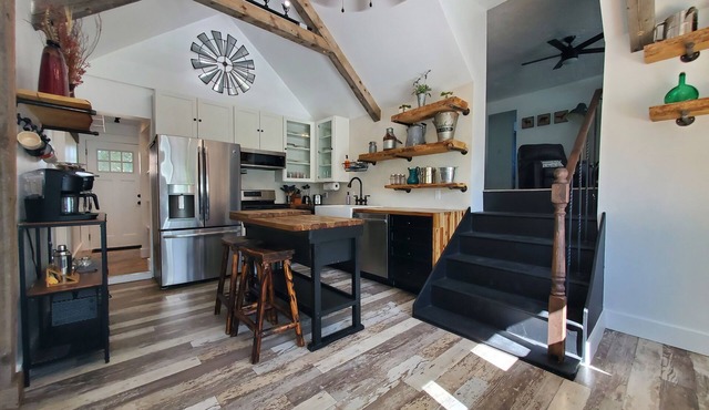 Charming Farmhouse at the base of the Uinta-Wasatch-Cache National Forest.