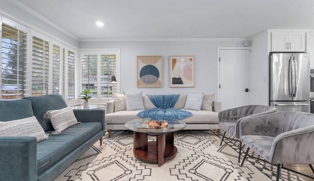 Charming Home in Bellevue – Near Downtown!