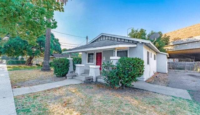 Charming Monrovia Bungalow Near Pasadena & LA