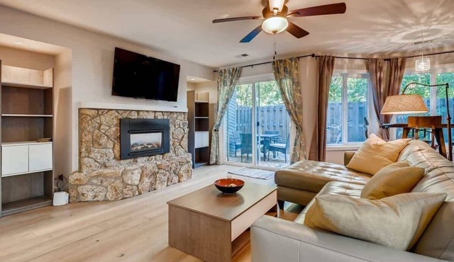 Charming Private 2BDR Near All Things Downtown
