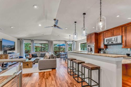 Charming Tahoe Cabin with Private Beach Access