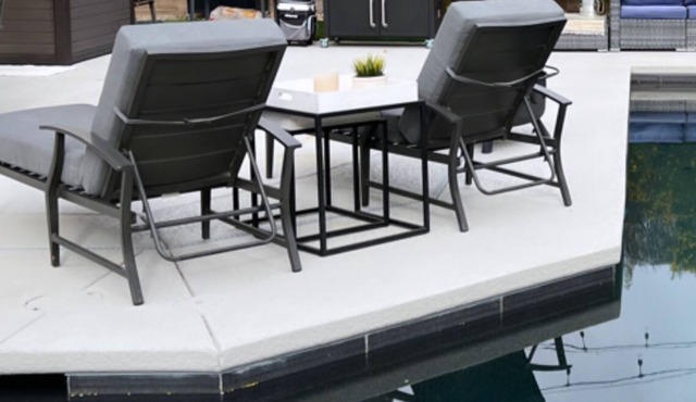 Cheerful 4 bedroom home with pool and jacuzzi