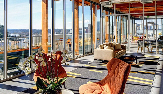 Chic Bellevue Studio w/ Gym & W/D, near Spring District, by Blueground