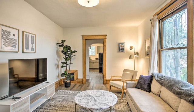Chic & Historic Apt: 1 Mile to Dtwn Spokane!