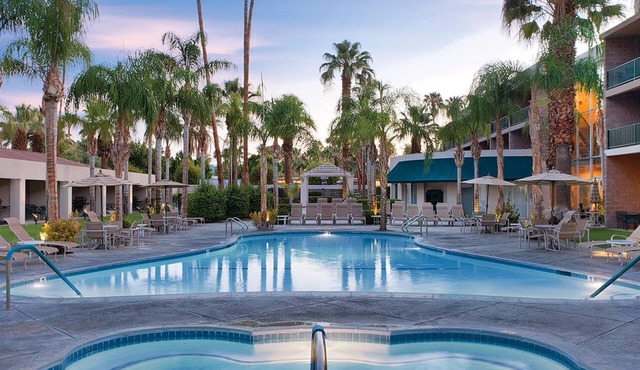 Chic resort with 1 bedroom and WiFi, fitness room in delightful Palm Springs