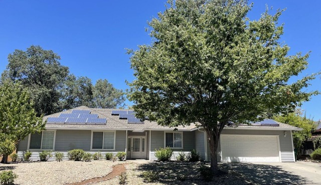 Chico Creek House - Hot Tub, Game Room & Fire PIt
