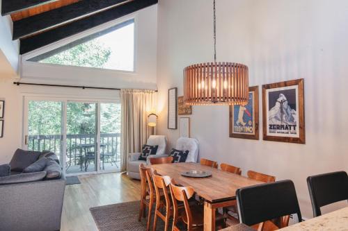 'Chillside Chalet' Modern West Vail Townhouse!