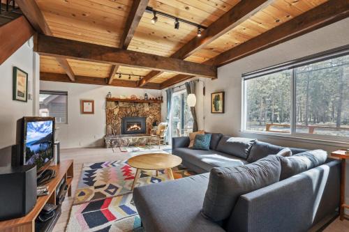 Christmas Valley Chalet - Tahoe Adventure Awaits