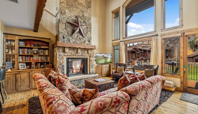Cimarron #14 - walk to base, winter ski shuttle, private deck spa, Mountain views!