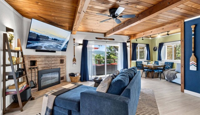 Clear Lake Cottage + Boat Parking