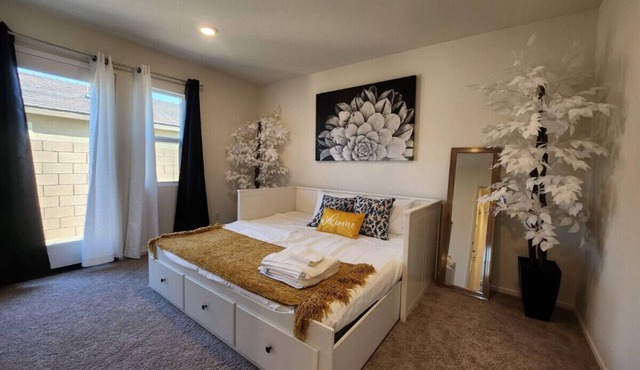 Coachella Getaway - Casita Only, Walk To Festivals