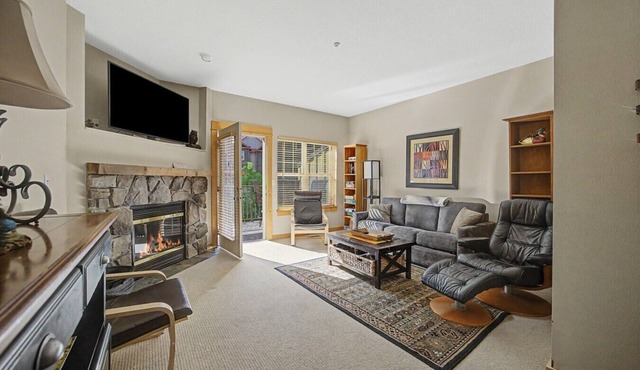 Collins Lake Mountain Condo #24| Pool, Sauna & Spa