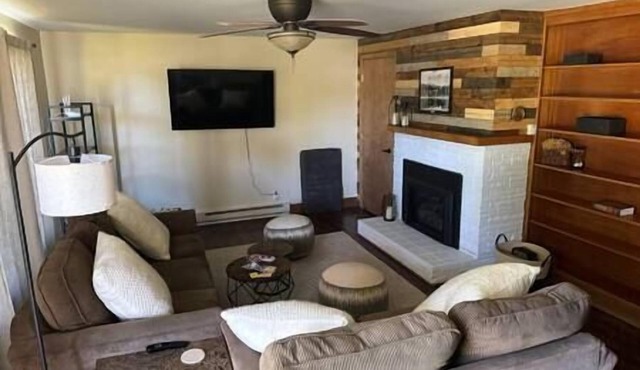 Comfortable 3BR Home - Cozy
