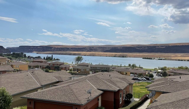 Condo in Sunny Crescent Bar near Wenatchee & Quincy, WA