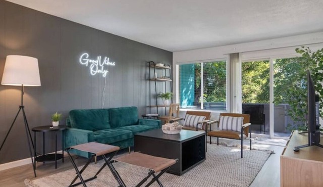 Contemporary 1 BR APT - 5 min walk to River