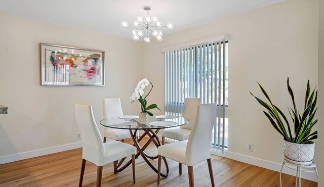 Contemporary 2/2 in Beautiful Canyon Shores!