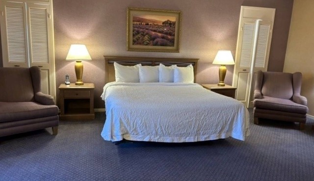 Convenient Fresno Getaway Near Airport and Fresno Art Museum - 3.3 miles